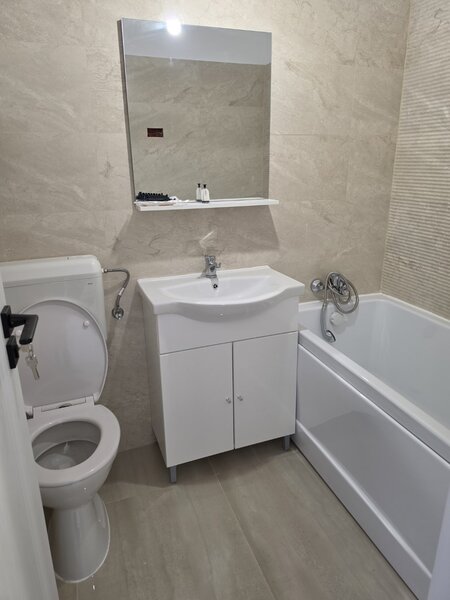 Baba Novac,10 minute metrou Dristor sau Piata Muncii, Sectia 12, 2 balcoane