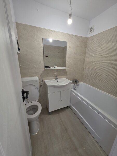 Baba Novac,10 minute metrou Dristor sau Piata Muncii, Sectia 12, 2 balcoane