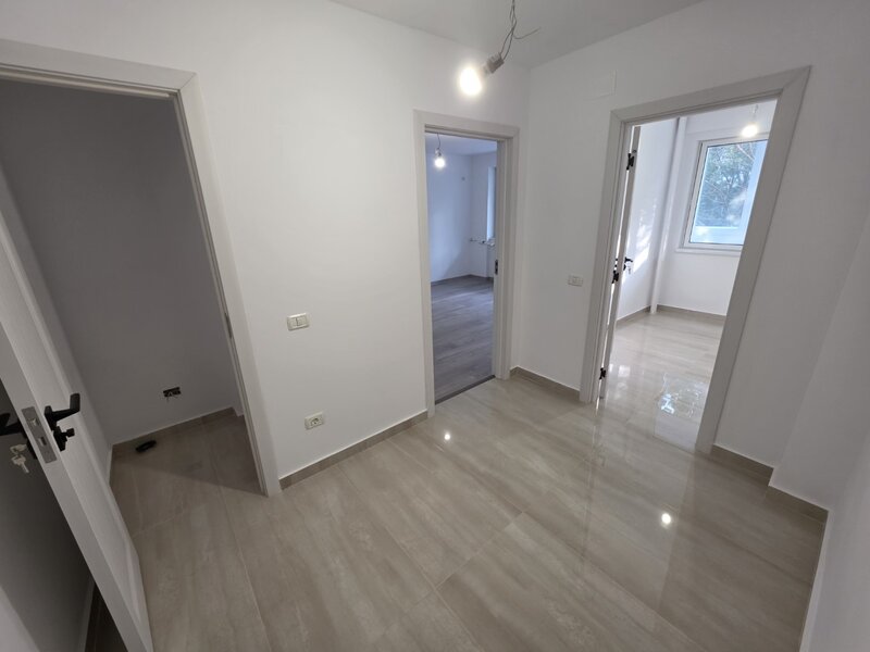Baba Novac,10 minute metrou Dristor sau Piata Muncii, Sectia 12, 2 balcoane