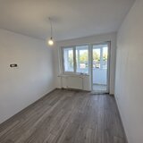 Baba Novac,10 minute metrou Dristor sau Piata Muncii, Sectia 12, 2 balcoane